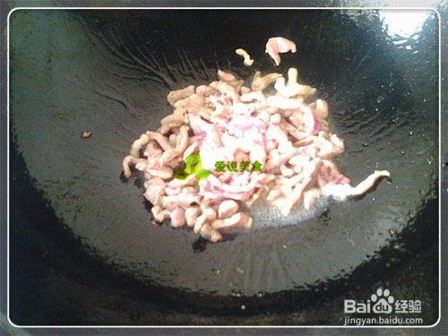 熊吃小瓜,一场自然界的美食盛宴