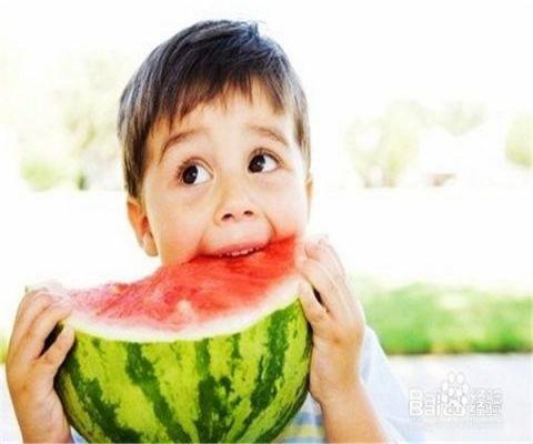 夏日限定吃瓜男孩头像,吃瓜男孩头像带你感受清凉一夏